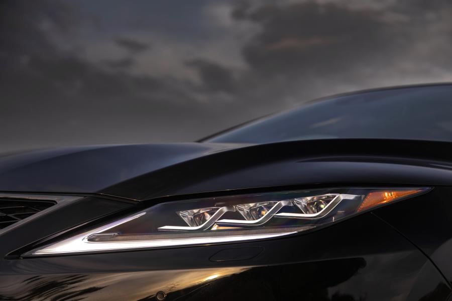 Детали экстерьера Lexus RX450h F-Sport 2019 года  (NA) (фото 11 из 37)